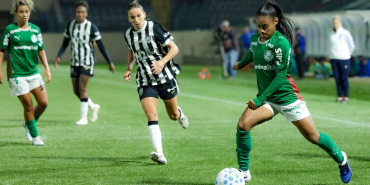 BR feminino: Palmeiras goleia Atlético-MG e assume vice-liderança