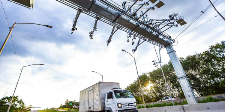 Pedágio eletrônico nas BRs 060 e 452 passa a operar em Goiás; saiba valores e como pagar