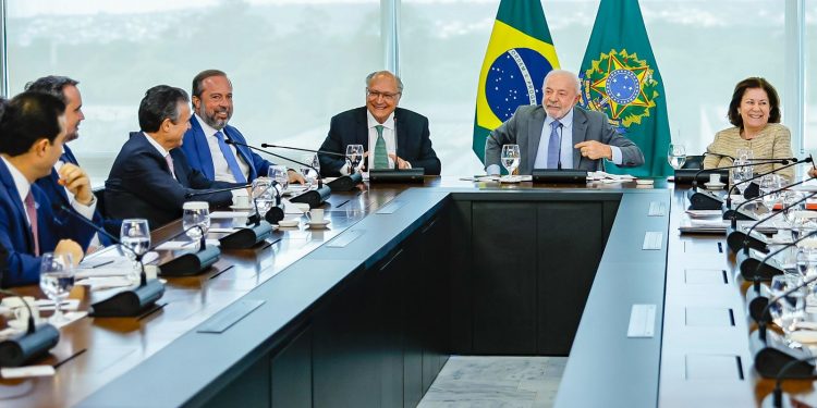 Governo prevê aumento de etanol na gasolina de 30% para até 32%